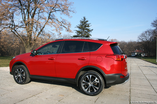 Testirali smo: Toyota RAV4 2.0 Valvematic AWD Multidrive S