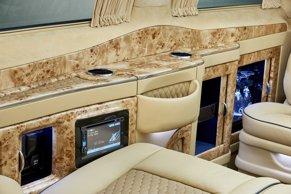  Larte Design Black Crystal - kao privatni avion na točkovima (FOTO)