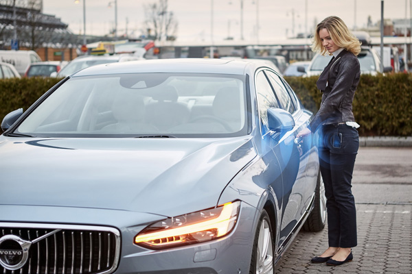 Volvo će prodavati automobile bez ključa - zameniće ga smart telefon