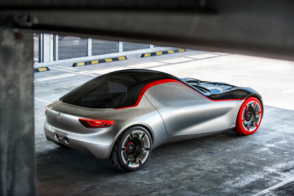 Potpuno novi svet: Opel GT Concept demonstrira vizionarski enterijer