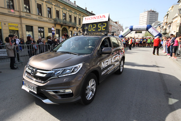 Honda CR-V na startu 23. Novosadskog polumaratona