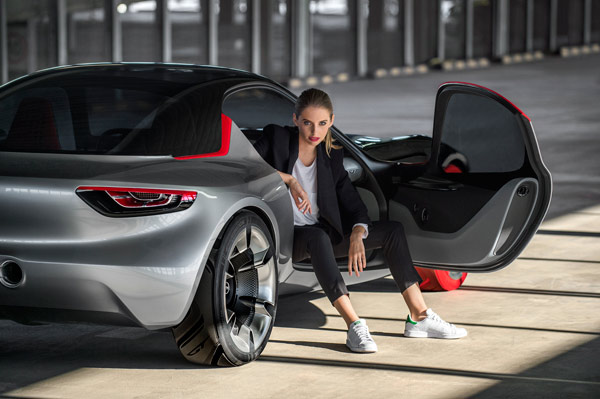 Opel GT Concept: Ovako će sportski automobili izgledati u budućnosti 