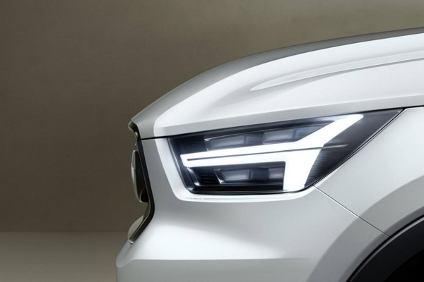 Volvo će sledeće nedelje predstaviti dva koncepta serije 40 - prva fotka