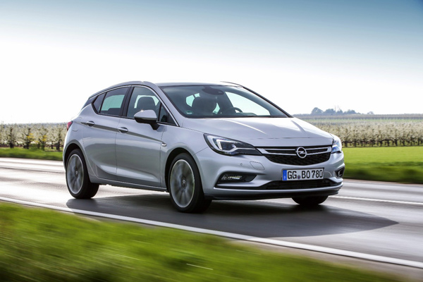 Nova Opel Astra BiTurbo hečbek: Pikantna