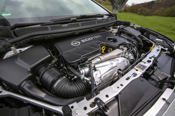 Nova Opel Astra BiTurbo hečbek: Pikantna