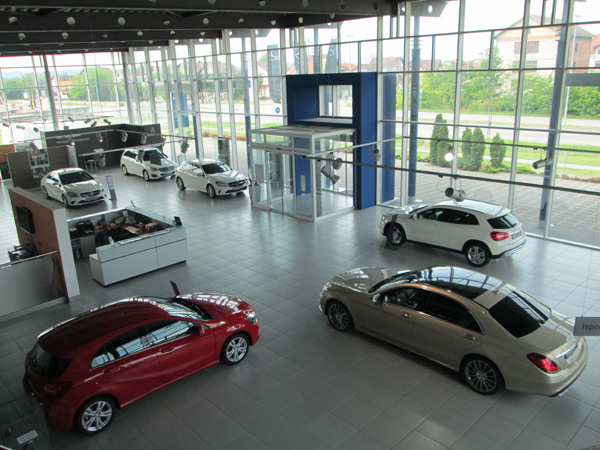 Dan otvorenih vrata u AK Mikom - Izlaganje Mercedes-Benz E-Klase