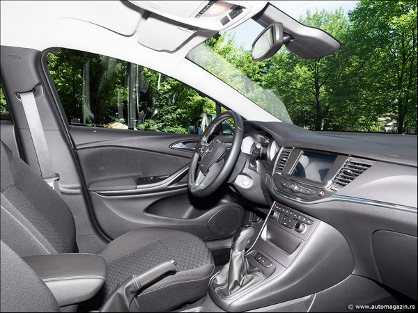 Nova Opel Astra Sports Tourer stigla u Srbiju (FOTO)