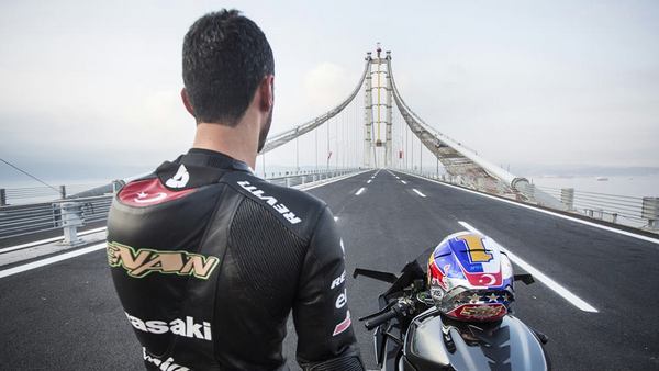 Pogledajte kako izgleda 400 km/h na motociklu (VIDEO)