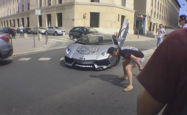 Pogledajte reakciju čoveka koji je ogrebao svoj Lamborghini (VIDEO)
