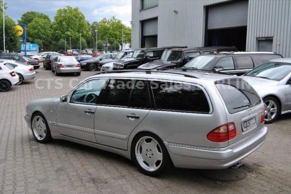 Za prodaju Mercedes E 55 AMG, bivši auto Michaela Schumachera