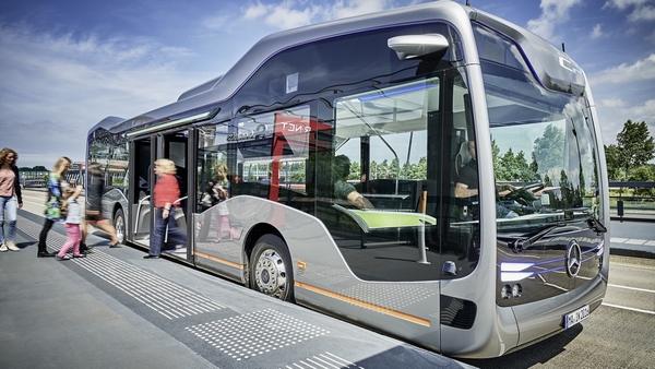 Mercedes pokazao autobus budućnosti (FOTO + VIDEO)