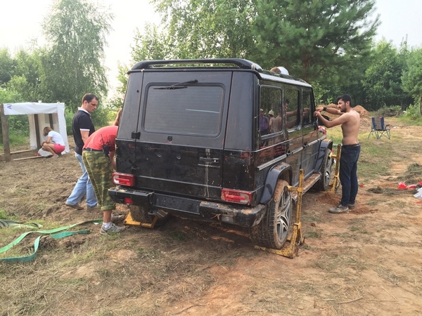 I ovo može u Rusiji - Mercedes-Benz G500 kao bunker (FOTO)