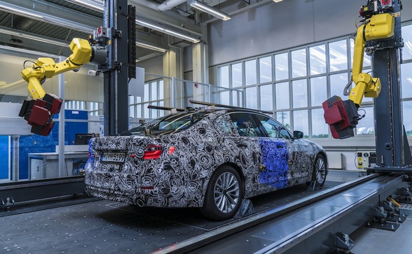 Novi BMW serije 5 (G30) snimljen na 3D mapiranju