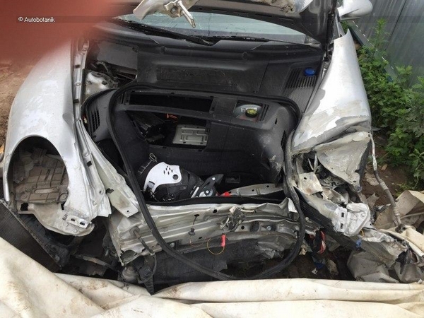 Ovaj Porsche 911 bio je uništen, a onda su stigli ruski mehaničari (FOTO)