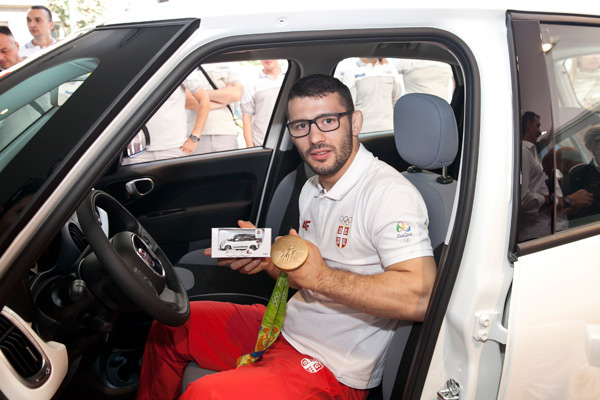 Zlatni sportisti za volanom FIAT 500L