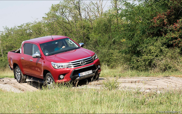 Novi Toyota Hilux (2016) stigao u Srbiju - prvi naši utisci (FOTO)