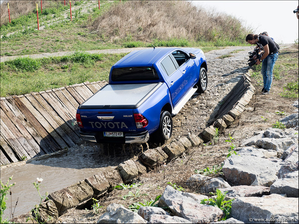 Novi Toyota Hilux (2016) stigao u Srbiju - prvi naši utisci (FOTO)