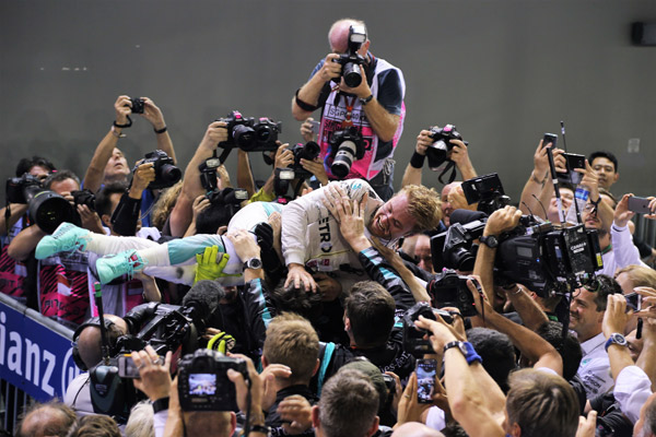 F1 - Nico Rosberg trijumfovao u Singapuru i postao lider šampionata