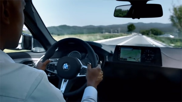 BMW na novom snimku otkrio enterijer nove serije 5 (VIDEO)