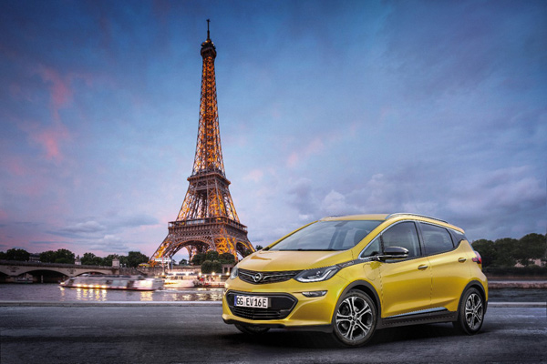 Ampera-e zvezda Opelove izložbe u Parizu