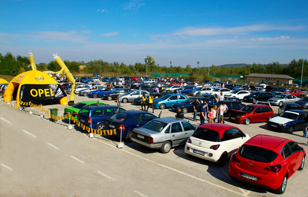 Na Adi Huji održan skup ljubitelja Opel automobila