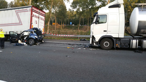 Stravičan udes u Holandiji - prepoznajete li, koji je ovo auto? (foto)