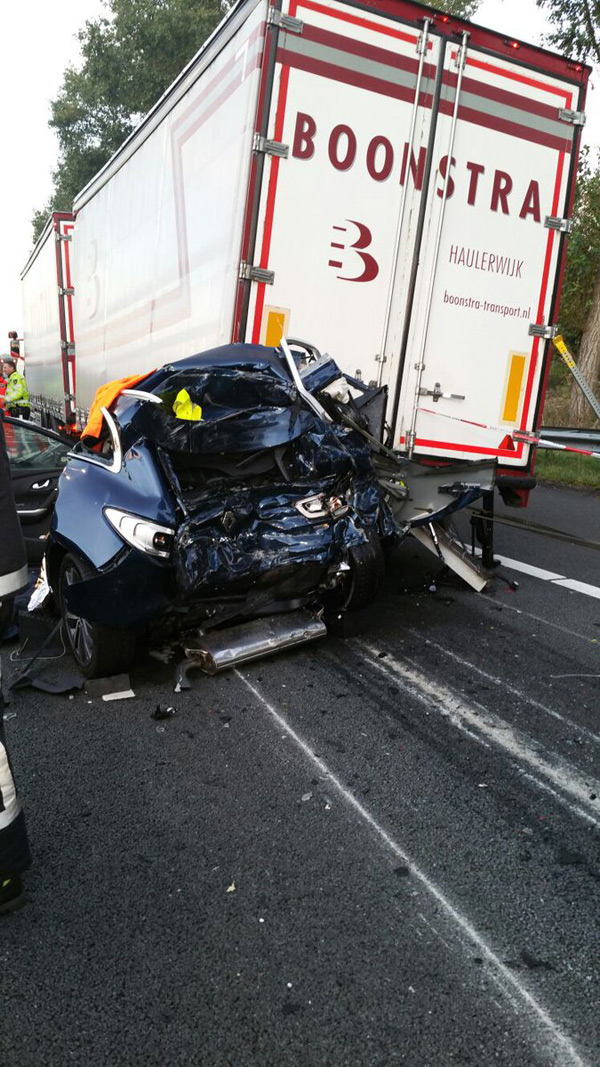 Stravičan udes u Holandiji - prepoznajete li, koji je ovo auto? (foto)