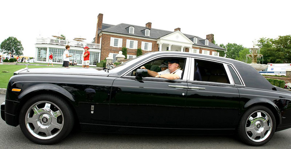Donald Trump - verovatno se pitate koje automobile je vozio (FOTO)