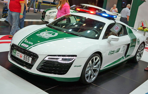 Policija u Dubaiju ima novo oružje - Audi Q7 i R8 (foto)