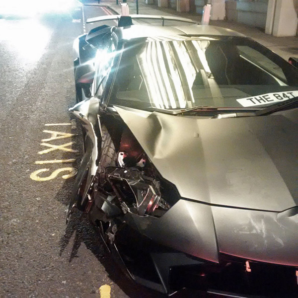 Stundent slupao Lamborghini u centru Londona! (FOTO)