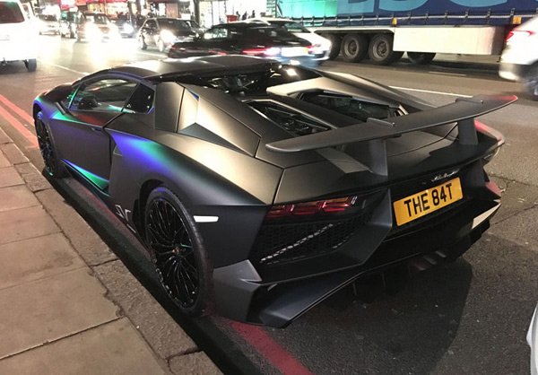Stundent slupao Lamborghini u centru Londona! (FOTO)