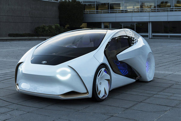 Toyota Concept-i je studija pametnog automobila, koji uči od vozača