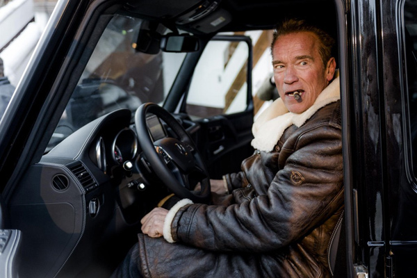 Pogledajte šta vozi Arnold Schwarzenegger kada dođe u Austriju (FOTO)