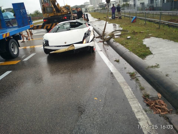 Za 18. rođendan dobio je od roditelja Lamborghini - pogledajte gde je završio (FOTO)