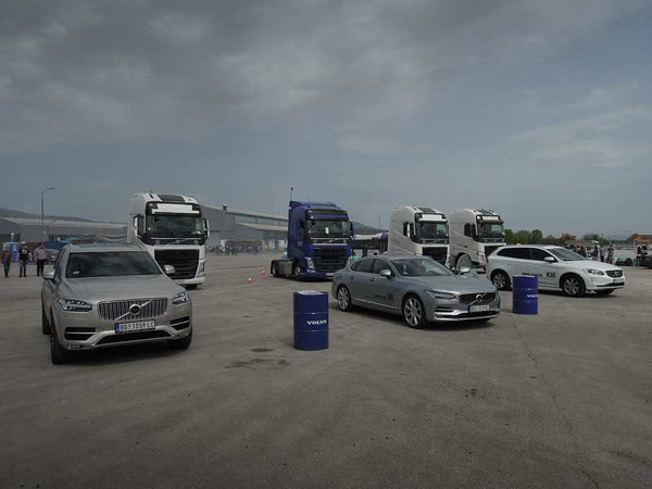 U Čačku i zvanično u saobraćaj uvedeni prvi Volvo hibridni autobusi