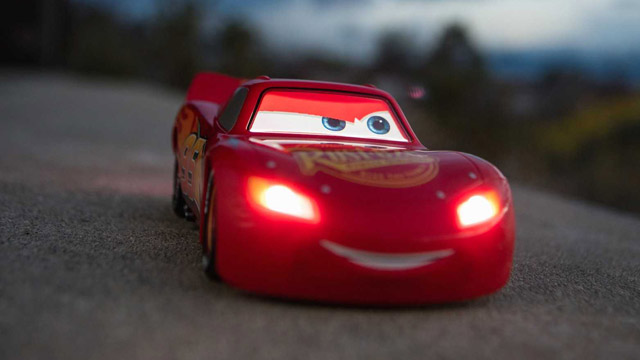 RC model McQueena sa kontrolom preko smartphonea (VIDEO)