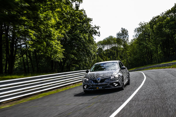 Novi Renault Megane RS (2018) ima sistem 4Control - nove fotografije i info