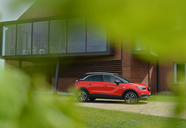 Bezbednost na prvom mestu: Dodatni sistemi vozačke asistencije za Opel Crossland X