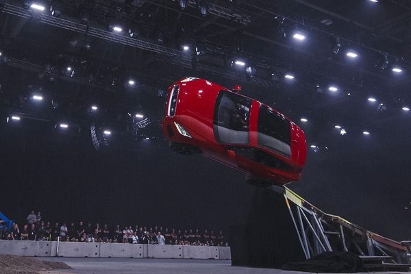 Jaguar E-Pace - premijera uz neobičan rekord (FOTO+VIDEO)
