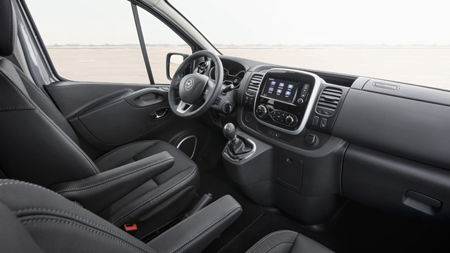 Funkcionalni, komforni, svestrani: Novi Opel Vivaro Tourer i Vivaro Combi+ 