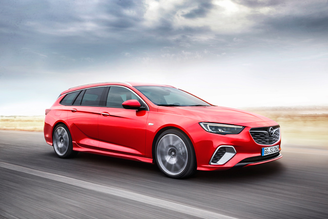 Oštra, moćna, Opel Insignia GSi Sports Tourer:  Sportski karavan bez kompromisa