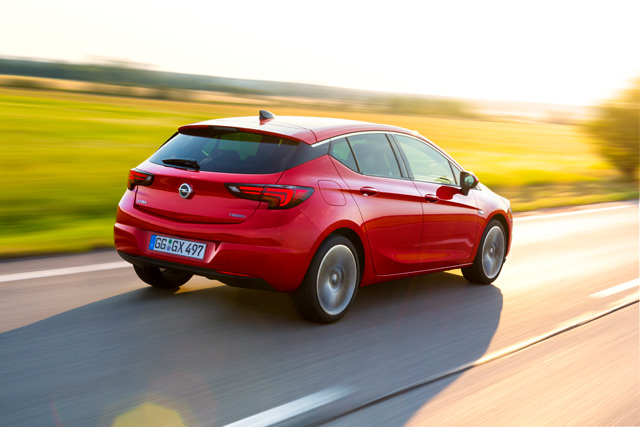 Opel Astra: 500.000 porudžbina za Automobil godine 2016.