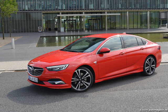 Testirali smo: Opel Insignia Grand Sport 2.0 Turbo 4x4 (FOTO)