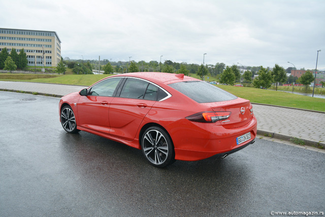 Testirali smo: Opel Insignia Grand Sport 2.0 Turbo 4x4 (FOTO)