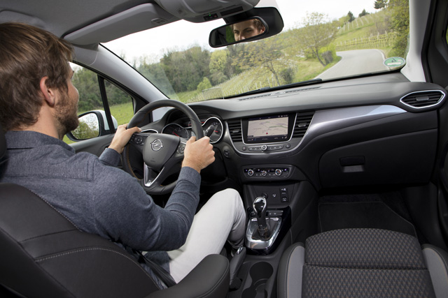 Opel na Sajmu automobila u Novom Sadu - srpska premijera novog modela Crossland X