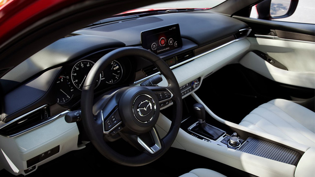 Mazda pokazala podmlađenu šesticu - prve fotografije i info