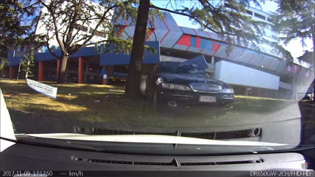 96-godišnji vozač pomešao gas i kočnicu - pogledajte kako je prošao (VIDEO)
