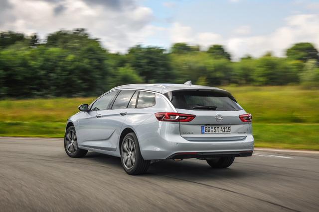 Već primljeno 100.000 porudžbina za novu perjanicu, Opel Insigniju