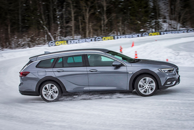 Gospodar vrhunske trakcije: Opel Insignia Country Tourer sa visokotehnološkim pogonom na sve točkove