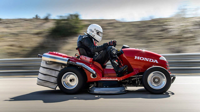 Honda ima najbržu kosačicu - dostiže preko 200 km/h 